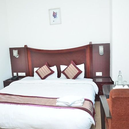 Ddr Hotel Residency Gurgaon Extérieur photo