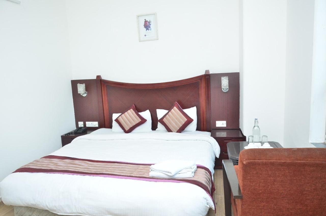 Ddr Hotel Residency Gurgaon Extérieur photo
